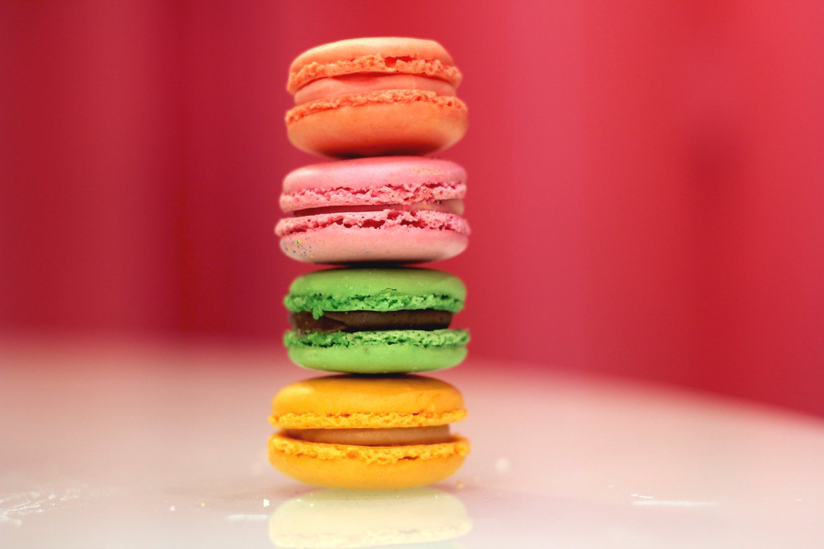 iammissmacaroon's tweet image. The flavour of the week is our &apos;Rhubarb and Custard&apos; macaroon! 🎉 
To celebrate get it for just £1 all week!! #TreatYourself