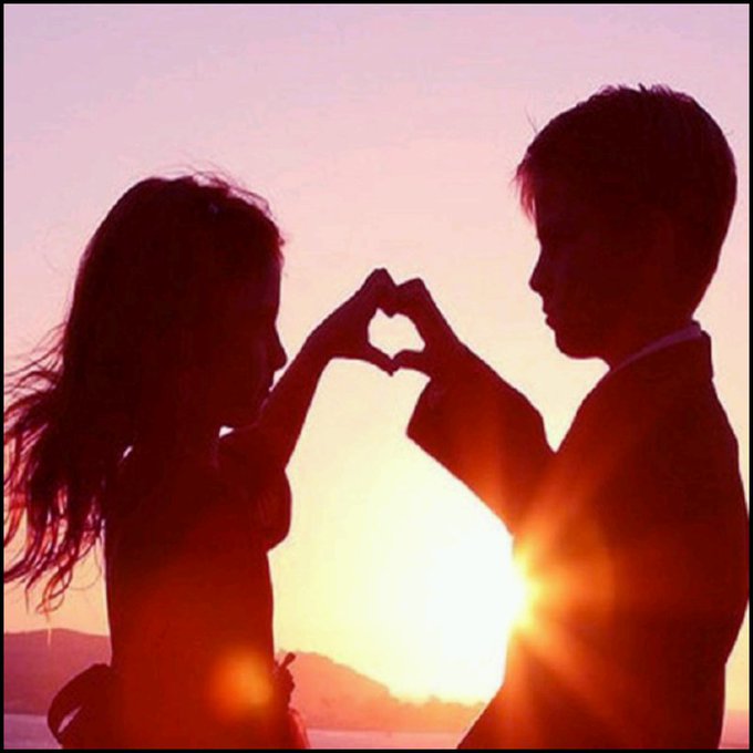 mona_kh11's tweet photo. لأني أحبك
سأرسمك حلــــــــــــماً ... تفاصيله أنــــــــــــــــــــت
إخترتك أن تكون أنت ... وطناً لي .. ولأحلامــــــــــــــي https://t.co/fG7JHAHOIb