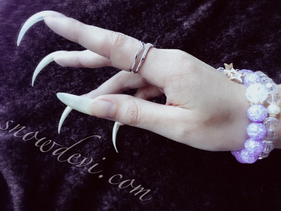 roseshadow07's tweet photo. long nails #nailart #nailfetish https://t.co/AgAtftoBSn https://t.co/iKxNAyZili