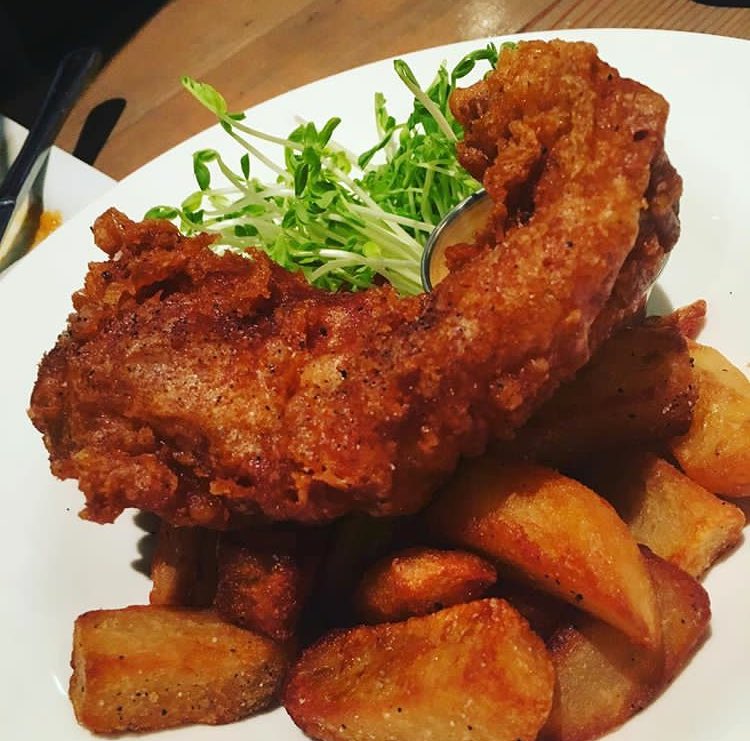 animalechicago's tweet photo. Wait til your lips hit our fish n chips… Beer battered cod, spicy saffron lime tartar sauce, &amp; chunky pups.

📸: @thechristianconti https://t.co/YSxs6WiQya
