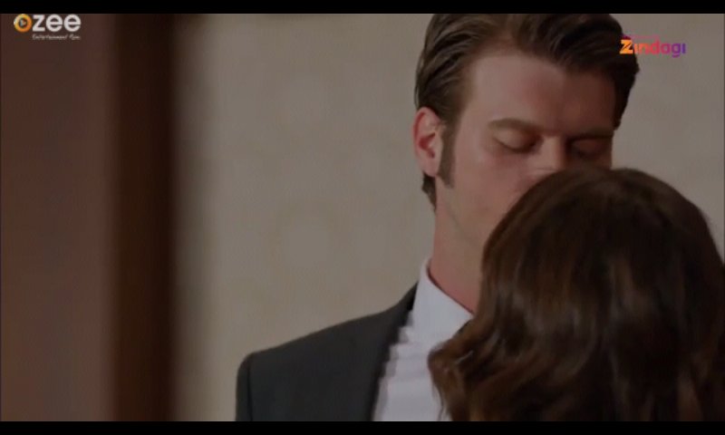 kauserseema's tweet photo. A moment to #Cherish. A moment of #Love .A moment of #Togetherness. A journey of #Trust &amp; #Honesty #KuzeyGuney #LoveYou #TurkishDrama https://t.co/LOhagCq0Qb