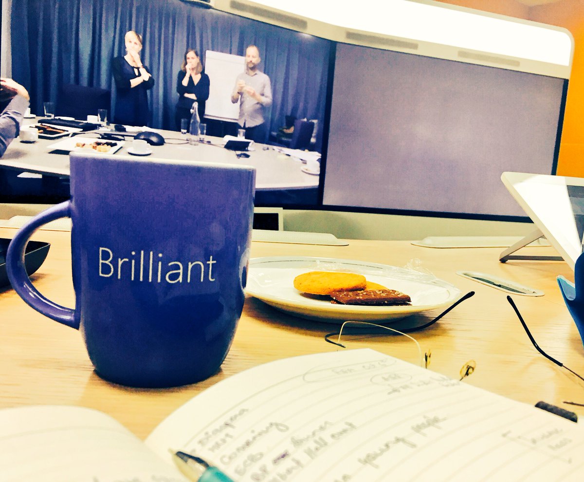 aparajitaz's tweet photo. View from #workdesk at #9pm #brilliant #workbeyondwork #videocall #partnerships @britishasiantst https://t.co/QGfqAezlMF