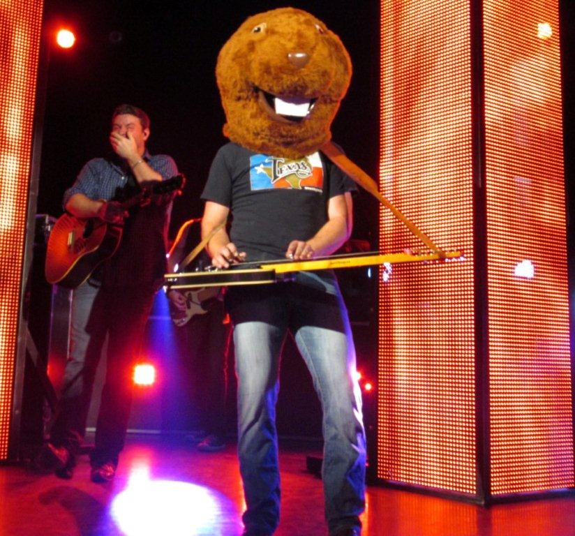 pjt0212's tweet photo. @ChrisYoungMusic .@ChrisYoungMusic There might have been one other time you laughed this hard. #TB2012 #BeaverHead @Tiffylove40 @Stephanie2952 #ROFL https://t.co/V6Nxy8pU6m