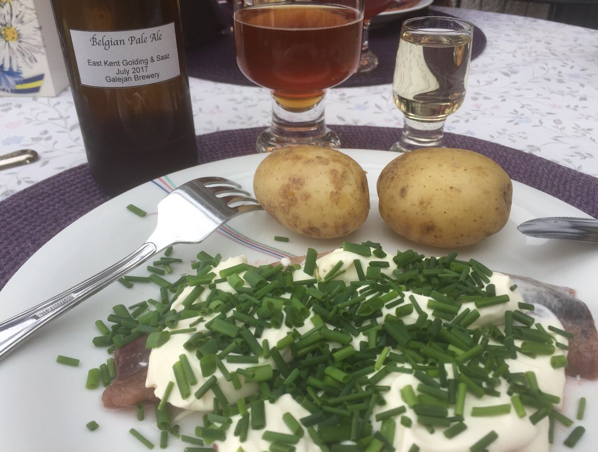 Gronsakslandet's tweet image. #middag #matjessill #nubbe #öl