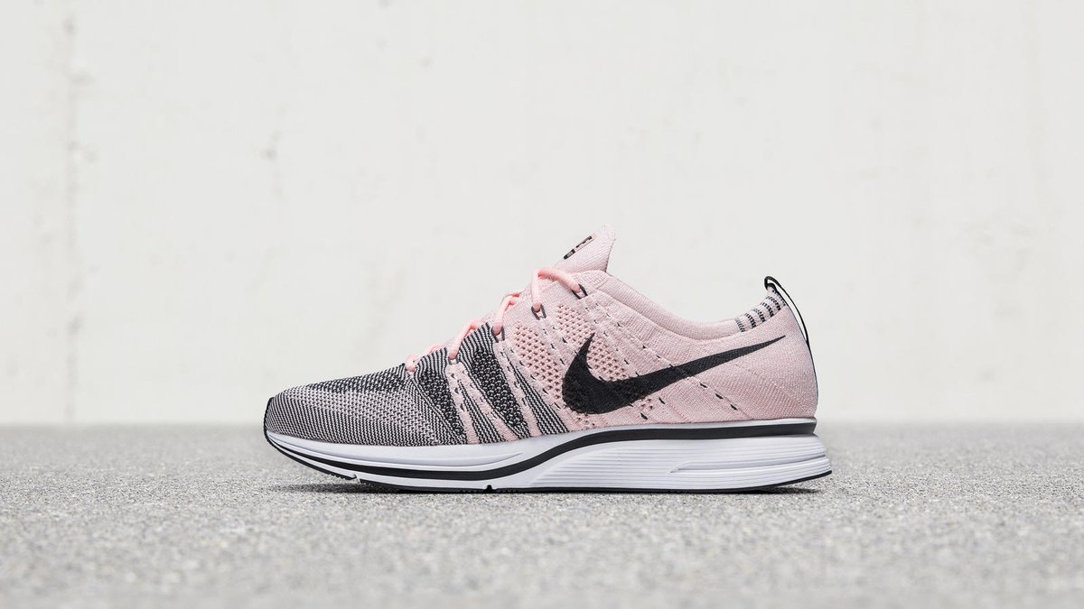 nike flyknit trainer canada