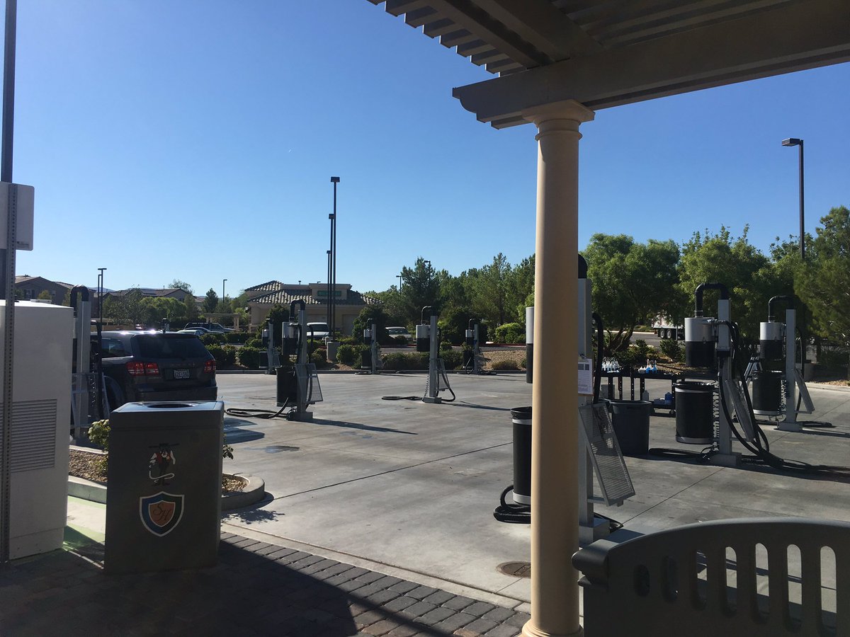 RideshareAddict's tweet photo. I'm the only person here! Suhweet!! #RideshareAddict #Lyft #LyftDriver #Uber #UberDriver #LasVegas https://t.co/4heHiW1i5H