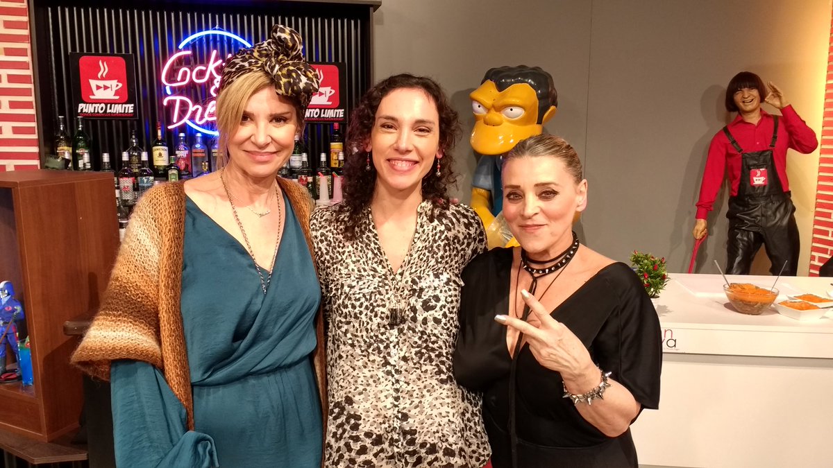 PauLuschira's tweet photo. tremendo consultorio astrológico anoche en @peatonaltv! #PeatonalReal @mariacarambula @divigloria @ernepais @moranzonidiego @bealeveratto https://t.co/9MAmgXxO2e