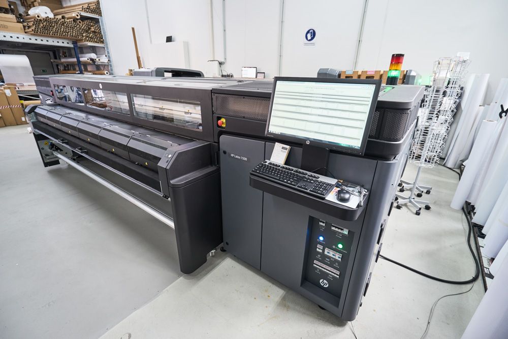 Wir erweitern unsere Kapazitäten im Großformatdruck und starten mit der neuen - HP Latex 1500 - voll durch !