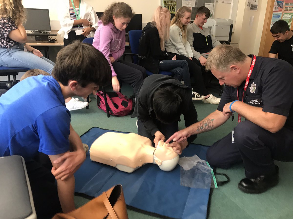 InspiraEllieC's tweet photo. Skills for life learnt today at the heart start session ❤️🚑#NCSCumbria https://t.co/XbCEk0OLku