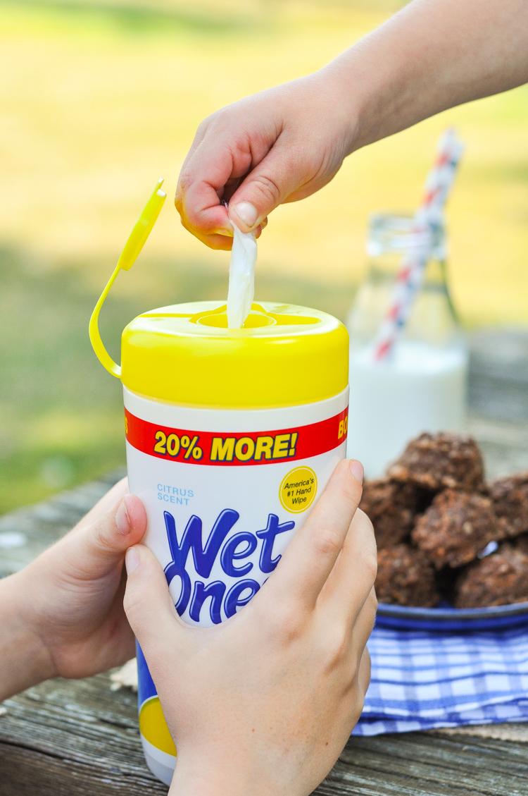 RandomRReviews's tweet image. Buy 2 Wet Ones® Hand Wipes, Earn $1! Users earn an extra $0.25 when they redeem 2+ times @ Walmart with Ibotta bit.ly/2uKWdL8 #AD