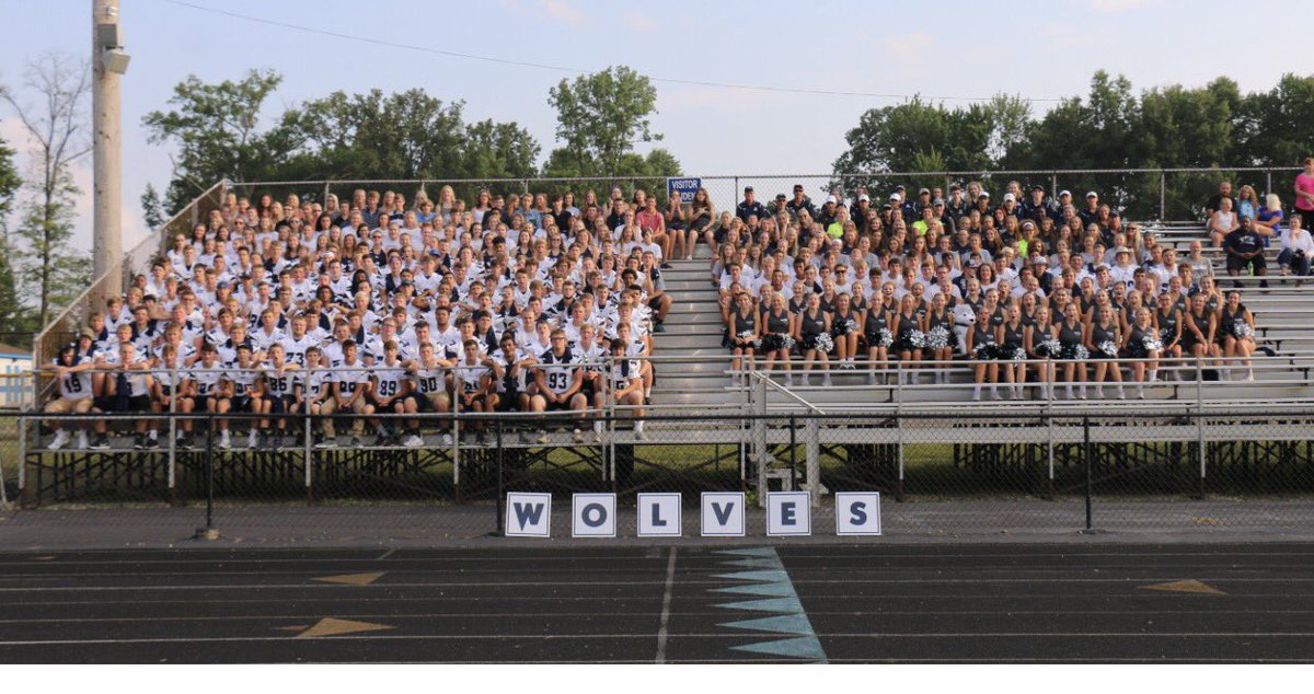 WolfPackWCHS's tweet photo. Look at this PACK! Amazing turn out for Fall Sports Meet the Team! #WeAreWC #WCHSWolfPack #WolfPackPride #RespectTheDen @WestCler https://t.co/ro5jaqyjXT