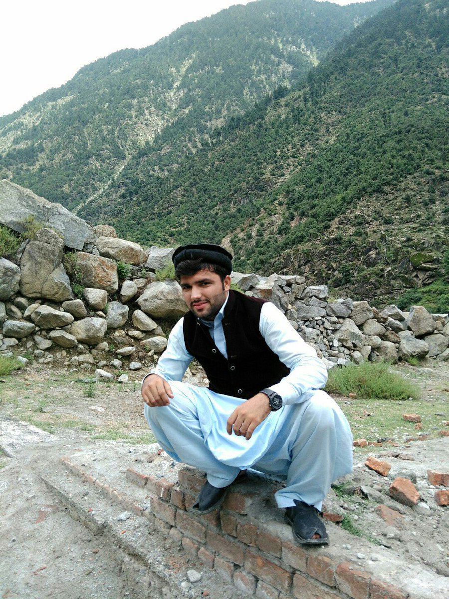 چھوڑ دیا جنہوں نے مجھے میرا وقت دیکھ۔کر،
،
ایسا وقت لاو گا ملنا پڑے گا مجھ سے وقت لے کر،