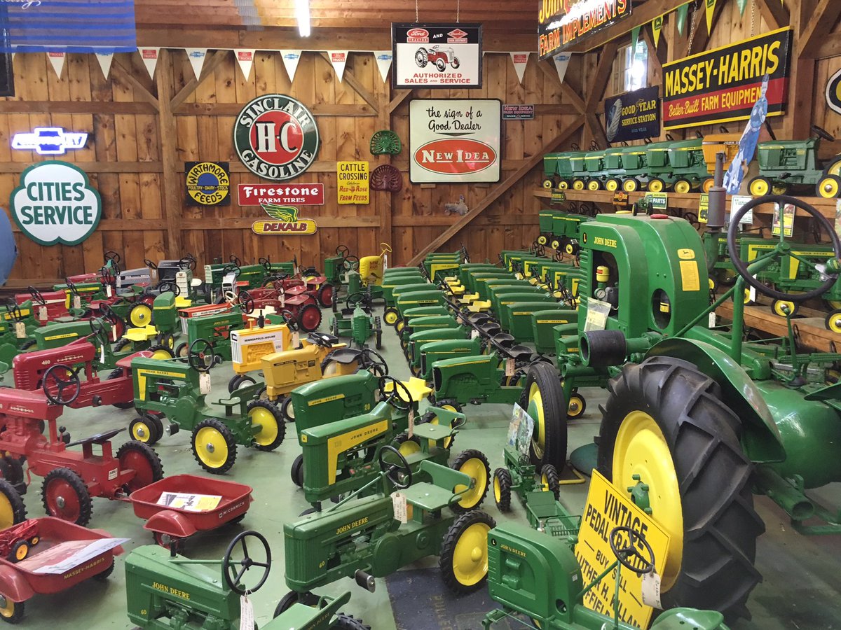 1marksypherd's tweet photo. 250 Pedal tractor Auction coming in February 2018
Located in Conn https://t.co/9ZYJj6zxID
