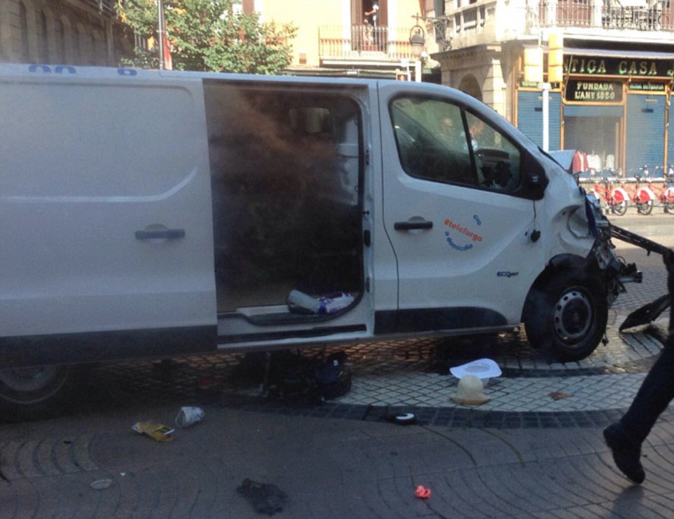 ‘Two dead’ in Barcelona terror attack after van crashes into pedestrians before ‘two gunmen storm restaurant’
ottawakorner.com/index.html?arn…