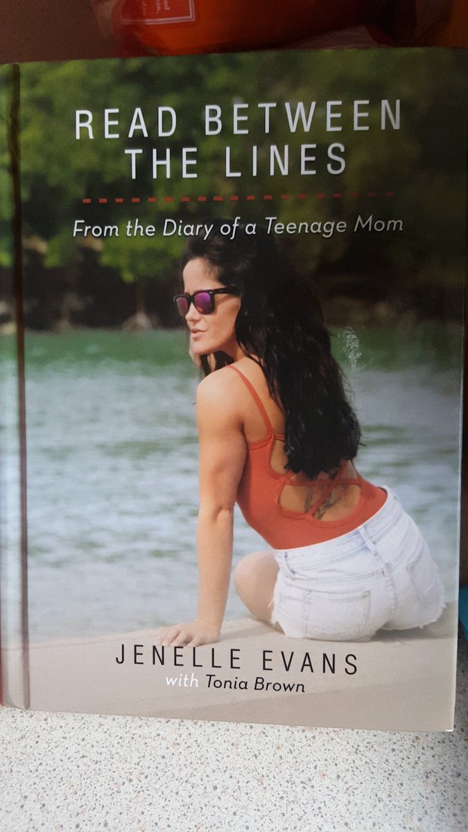JadeBolland's tweet photo. When your new book and new phone case come on the same day 😍 @PBandJenelley_1 can't wait to start reading this https://t.co/7GogrRUAlq
