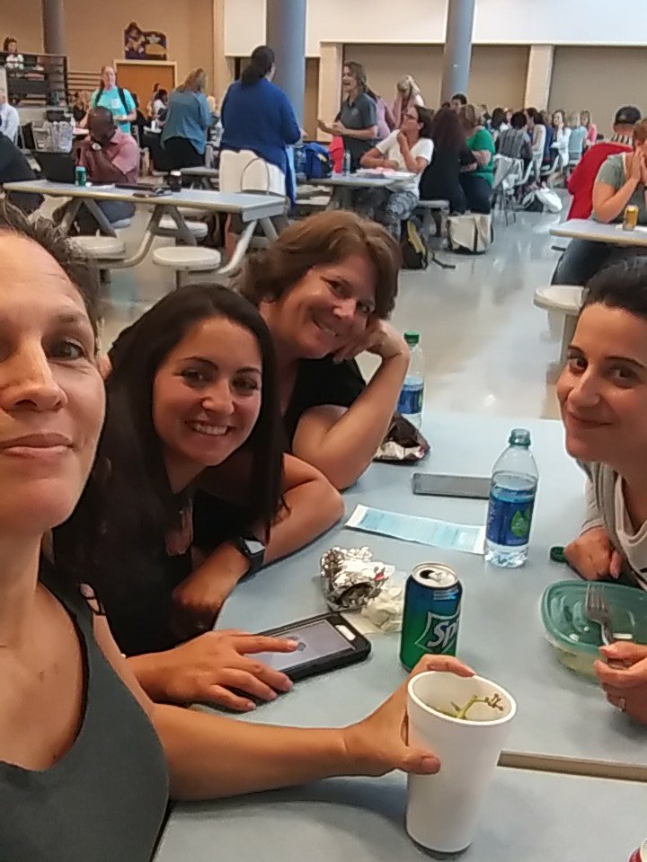EdnaLu68's tweet photo. #gather #kickoffchallenge Lunch time!!! https://t.co/fHnVySVH5L