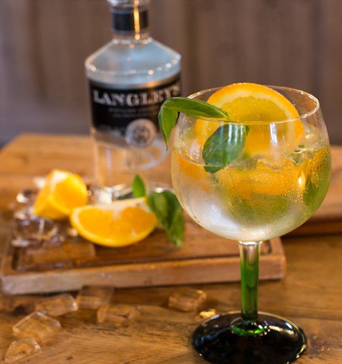 Need a bit of ginspiration? We will be stocking a selection of our favourite British gins. Open soon!
thequeensheadwinchmorehill.co.uk #WinchmoreHill