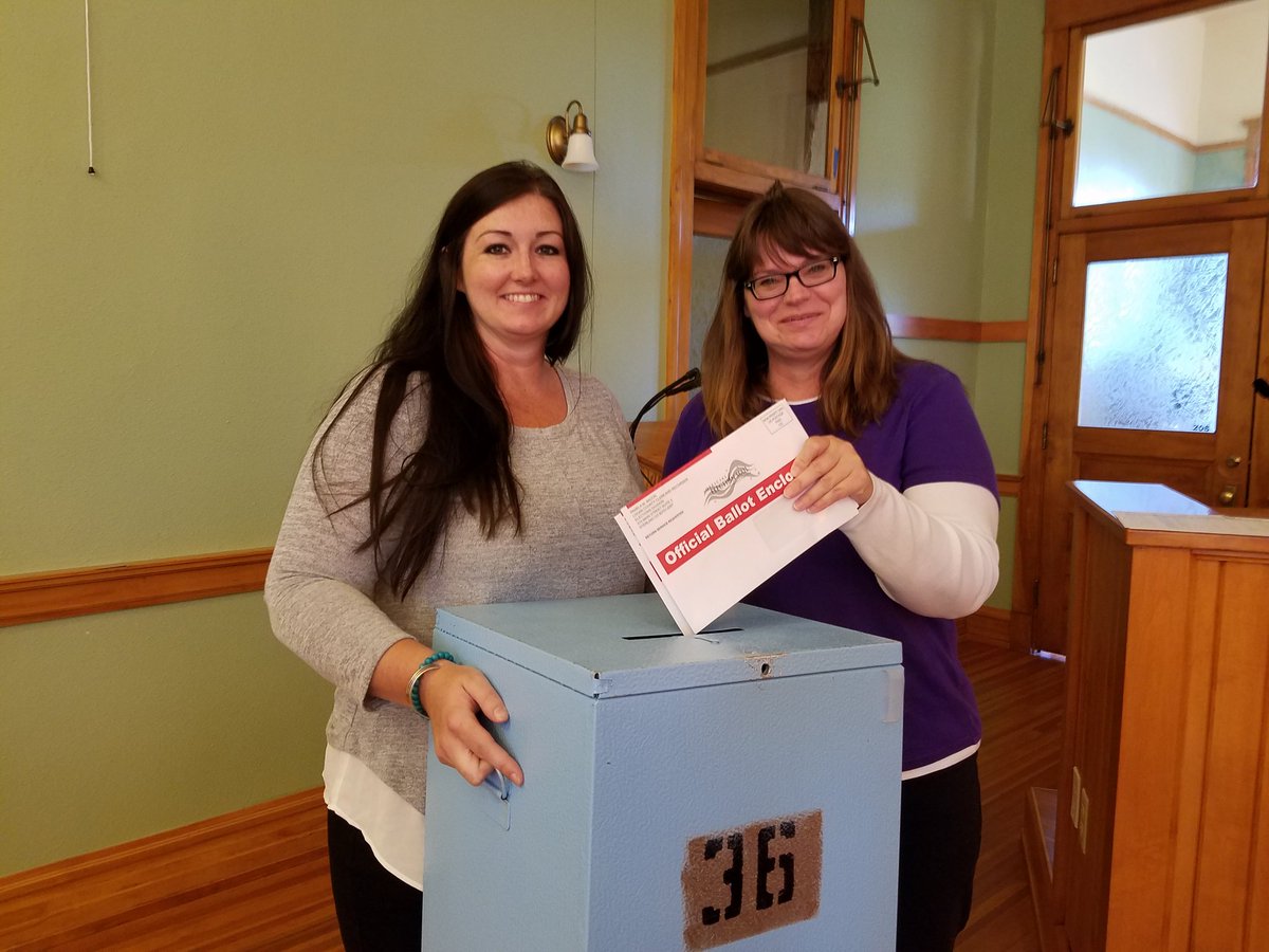 KitCarsonClerk's tweet photo. Thank you @LoganClerkCO for hosting the #COmediatraining with @lynn_bartels and @juliasunnyy! https://t.co/XT6VlvP4ri