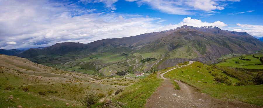 joancarroll's tweet photo. Summit View New Zealand https://t.co/6b15Nbmzsp #newzealand #crownrange #mountains #landscape #southisland #panorama https://t.co/hx5H3LCngB