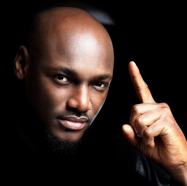 Tuface Idibia Signs Lady G Cynthia Anyiam For N20m (Photos) realnaijanews.com/2017/08/tuface…