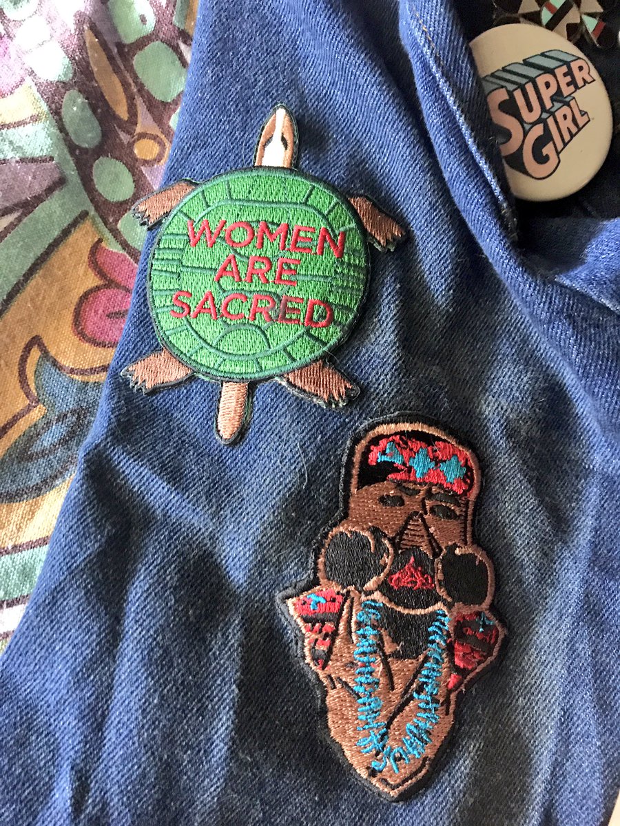 AuntyCarpetWeed's tweet photo. Y'all my jean jacket is the business ✊🏽 #WomenAreSacred #FuckYoFlag #IndigenousResistance https://t.co/Izsg7jWUmD