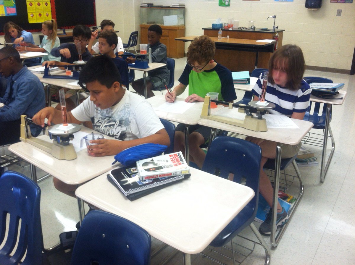 21Kballard's tweet photo. @MadrasEagles Dream Team Eagles learning how to operate the tools of physical science!! https://t.co/KAlKBIJOW5