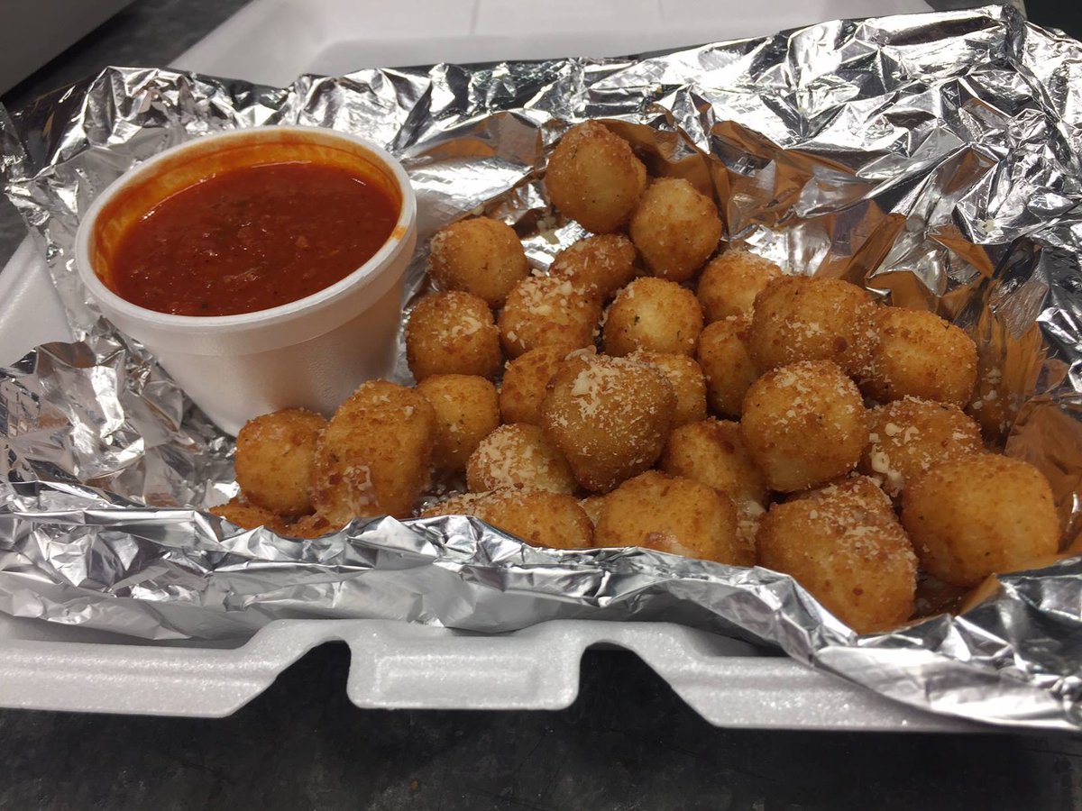 imospizza's tweet photo. Like this if you love provel bites 😍 https://t.co/YByQmteaXa