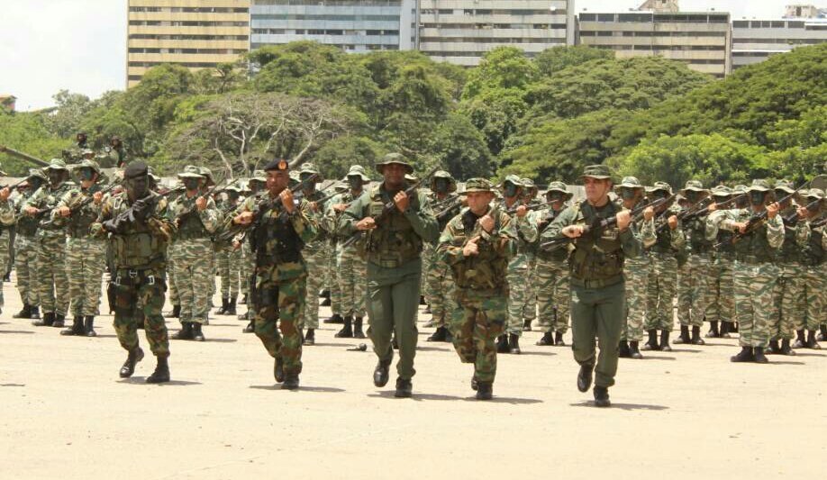 FAES del Ejército Bolivariano - Página 2 DHcidvFXcAAdgrO