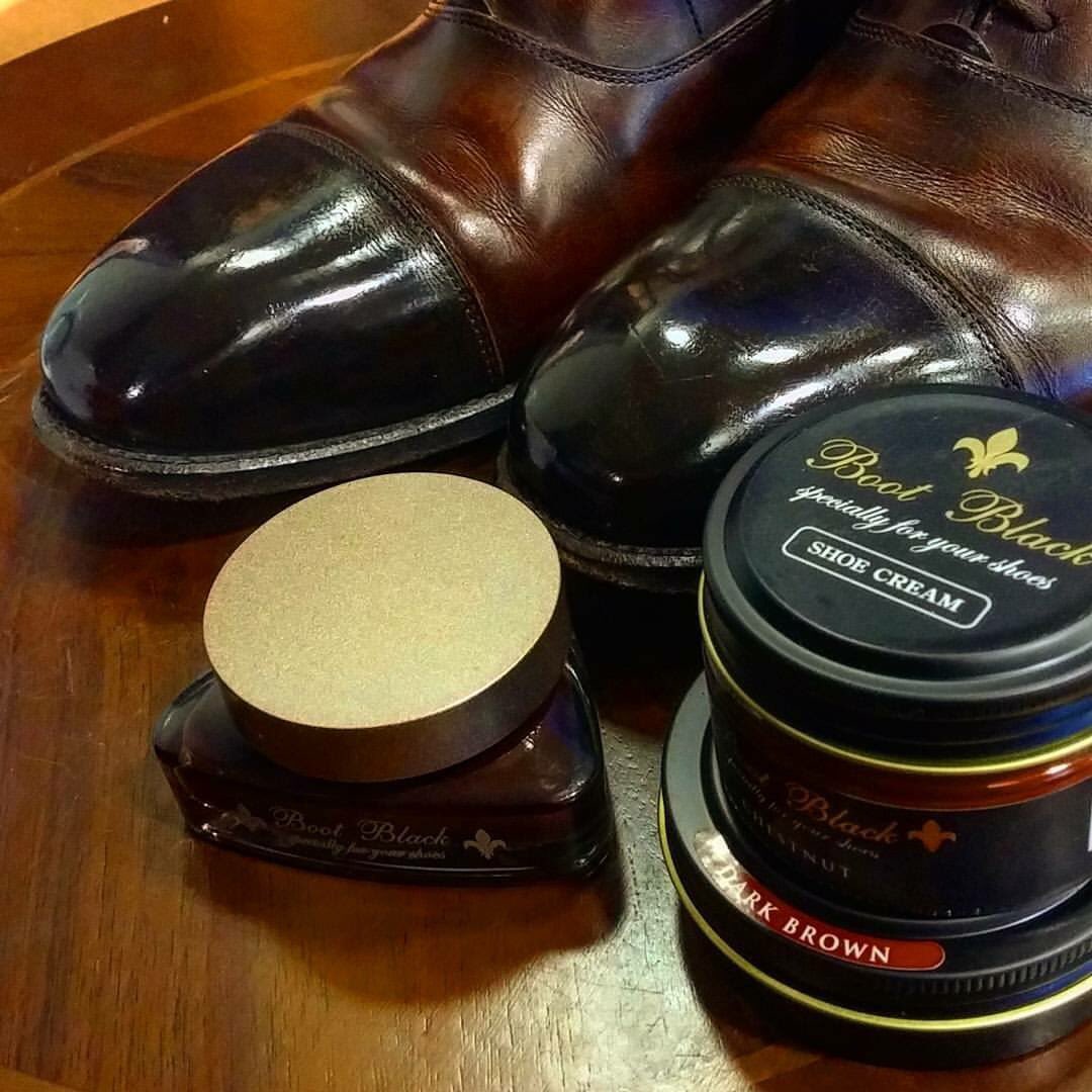 herrainpukimo's tweet photo. We have something beautiful. Come and see for yourself! #bootblack #shoepolish #tyylit #tyylitfi #tyyliniekka #stylefellow #keikaricom https://t.co/Oti9RDqpqV