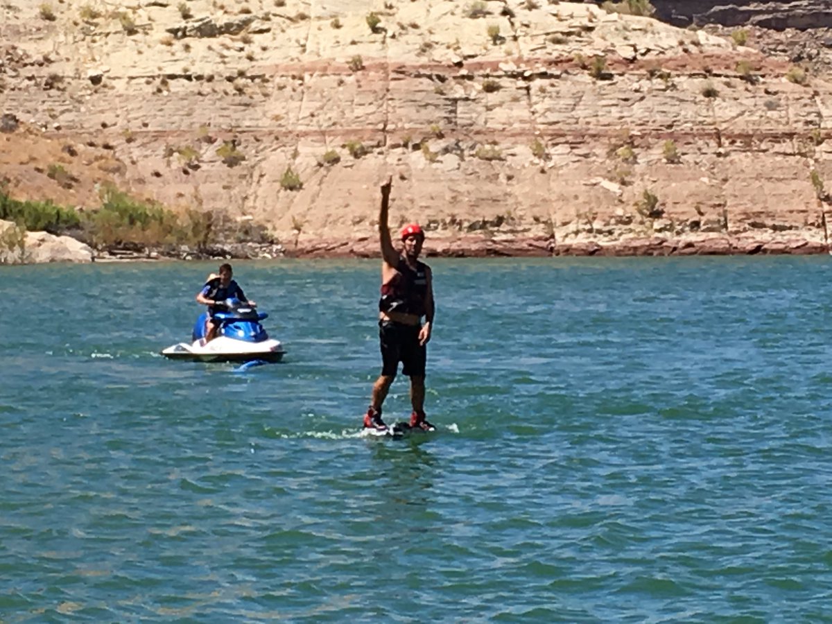 TuckerDaleBooth's tweet photo. Walking On Water #FlyDive https://t.co/MpJuMvr0Gv