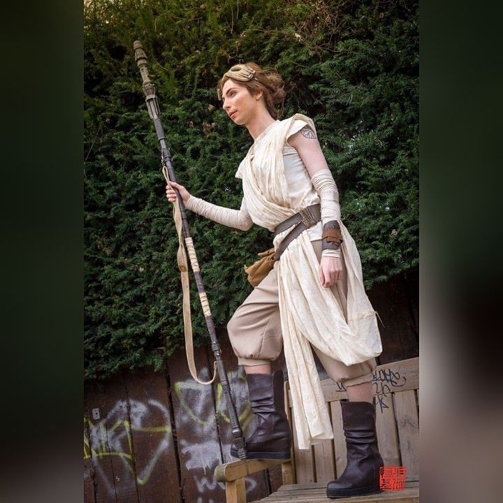 FoodAndCosplay's tweet photo. "The Jedi were real?" - #Rey
Cosplay by Violet Sun Cosplay
Taken at MCM Comic Con BHM 2017
#StarWars #TheForceAw… https://t.co/xZd2H5ICKk https://t.co/0AxNoGFt3h