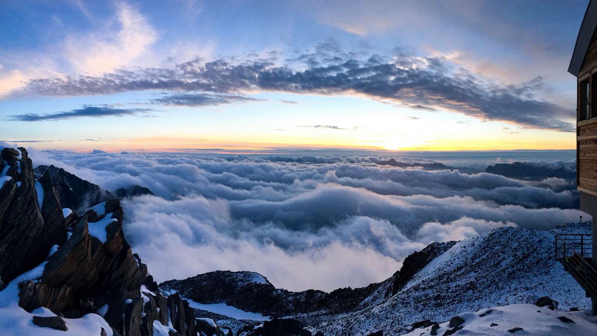 MontBlancGuides's tweet photo. Back on Top!! #montblanc #success #guide. Huge Congratulations to the team &amp; thanks Dylan Kershaw for the great photos. 27 July https://t.co/GLhGYX5ZGN