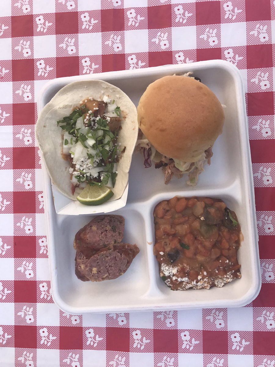 KCPLDistrict's tweet photo. Did we mention the food is delicious too? #CountyLineIceHouse @joeskc https://t.co/RrBALruYEv