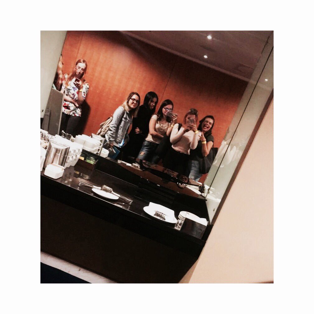 liveformendess's tweet photo. One of the best days in my life❤️😔
14/8/2017
@TheMattEspinosa @JakeFoushee @praguebieber @xNIKYxx @JaniePavlo https://t.co/Hao0dIlBqs