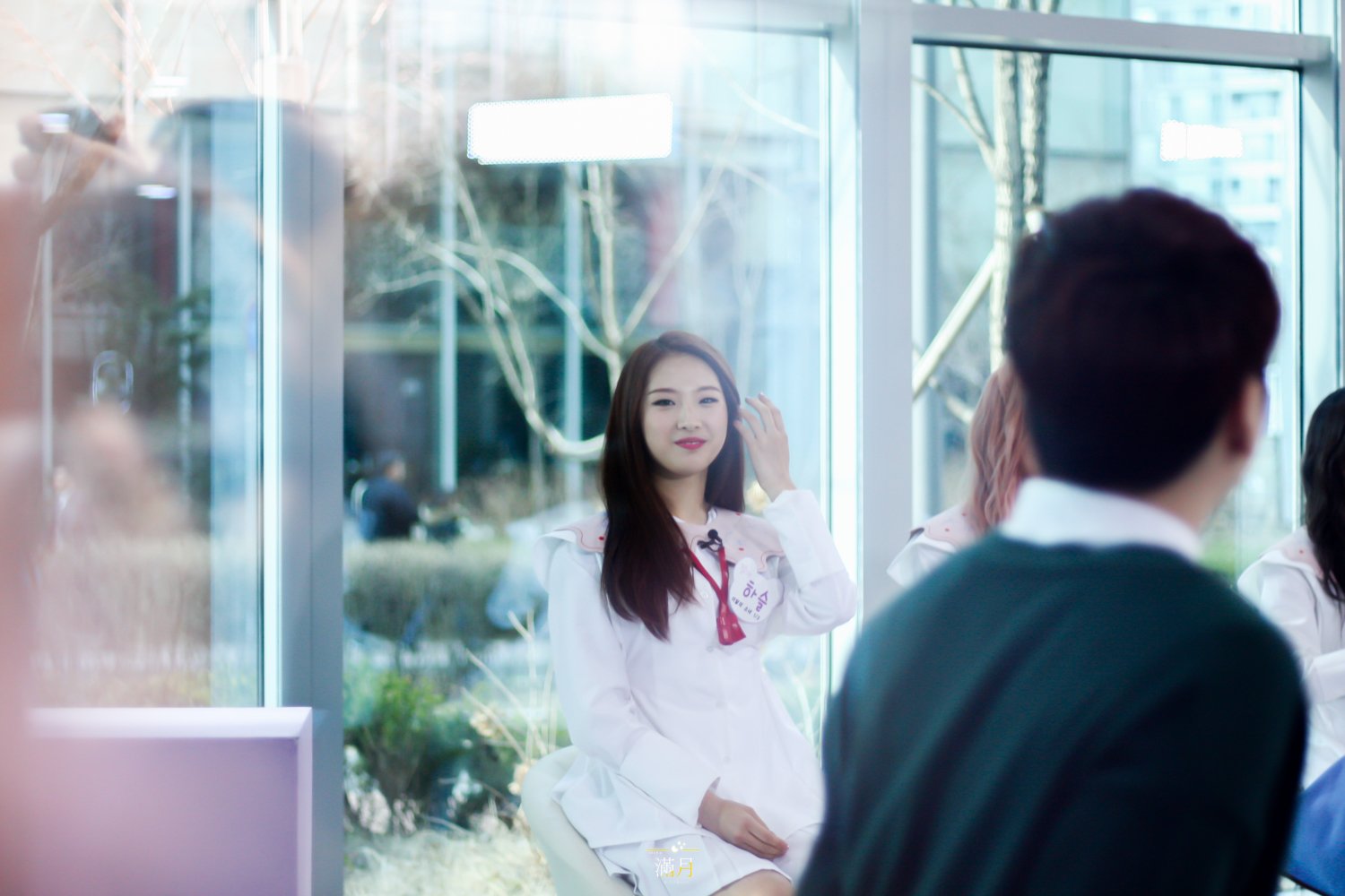 DHcliuMUwAAjpeP.jpg:orig