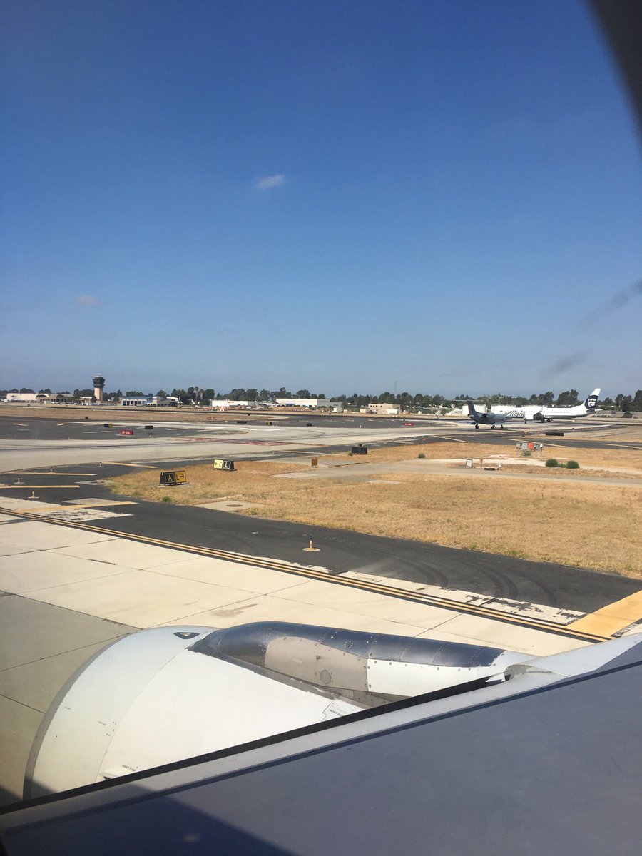 xoxoLizza's tweet photo. Up in the air in 5, 4, 3...cuz #ItsBristolBaby! Making my way 2 this weekend's #NASCAR... https://t.co/IdDc4J8Owp https://t.co/x3q2LyUzNP