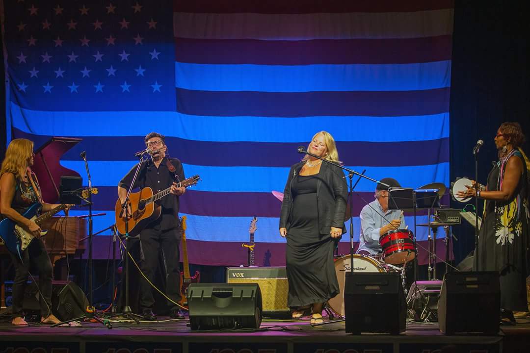 Dylan_Fest_AC's tweet image. What a night last Saturday @Dylan_Fest_AC - Thanks to ALL involved. Another SOLD OUT #dylanfestac @DHTheater  #5believers #justlikethewomen