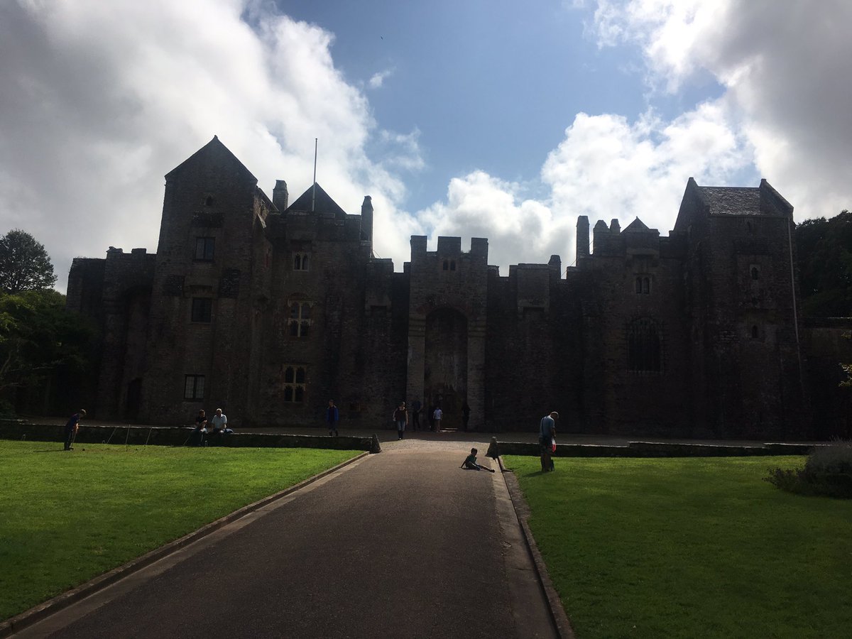 LNevilleRolfe's tweet photo. Medieval gem #ComptonCastle Home of #SirHumphreyGilbert who claimed #Newfoundland for 🇬🇧 - cod not gold @VisitDevon Thanks @nationaltrust https://t.co/8TM5q1S3le