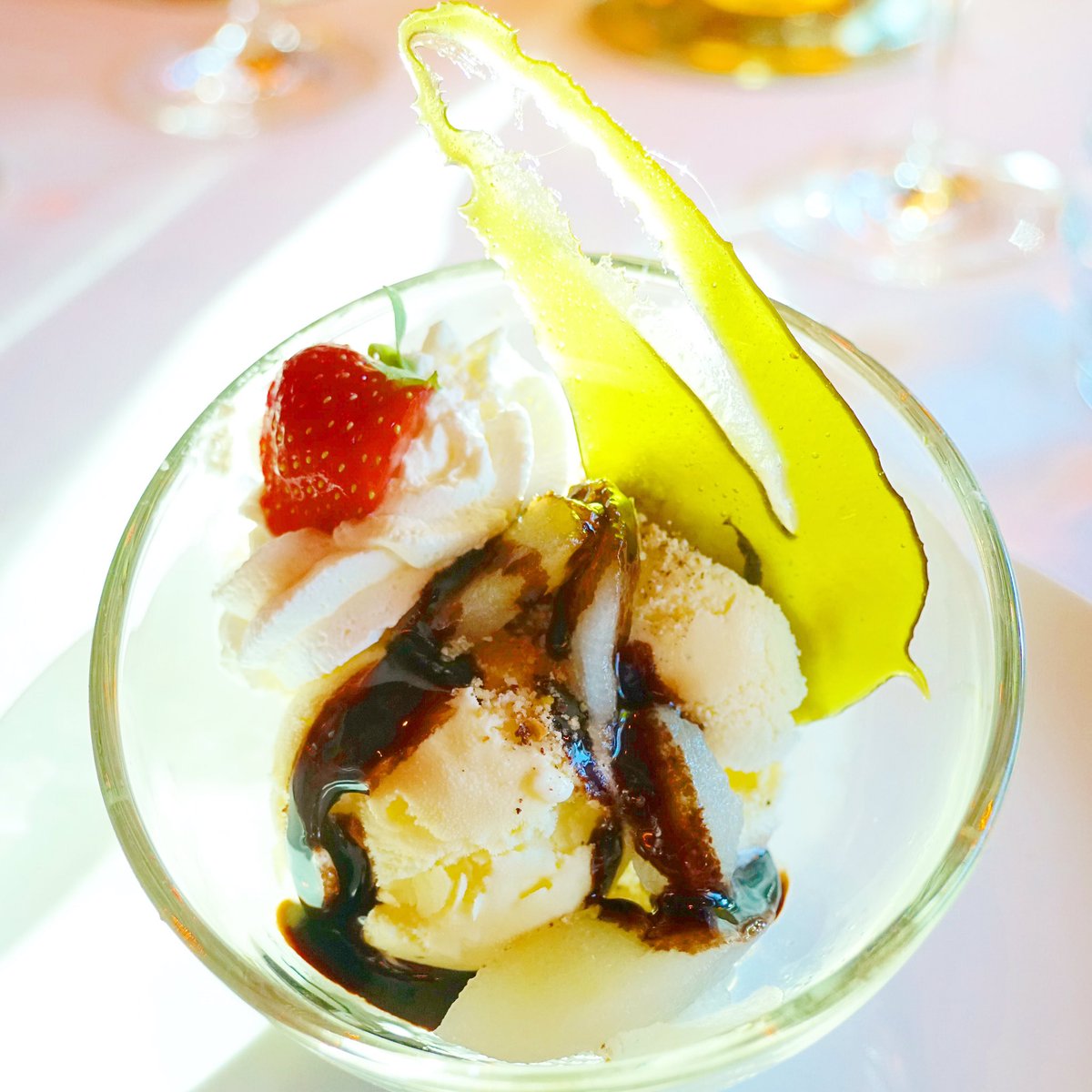 PopularCruising's tweet photo. Sweet #Pear Belle Helene at #RestaurantLePigalle on @uniworldcruises #SSJoiedeVivre #ExploreUniworld #ExperienceJDV #cruise #travel #food https://t.co/qHEYUR0eD4