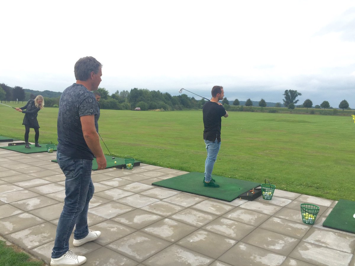 DeGraafschap's tweet photo. Aftrap van seizoen bij @GolfBorghees https://t.co/ZGYZ9tP2he