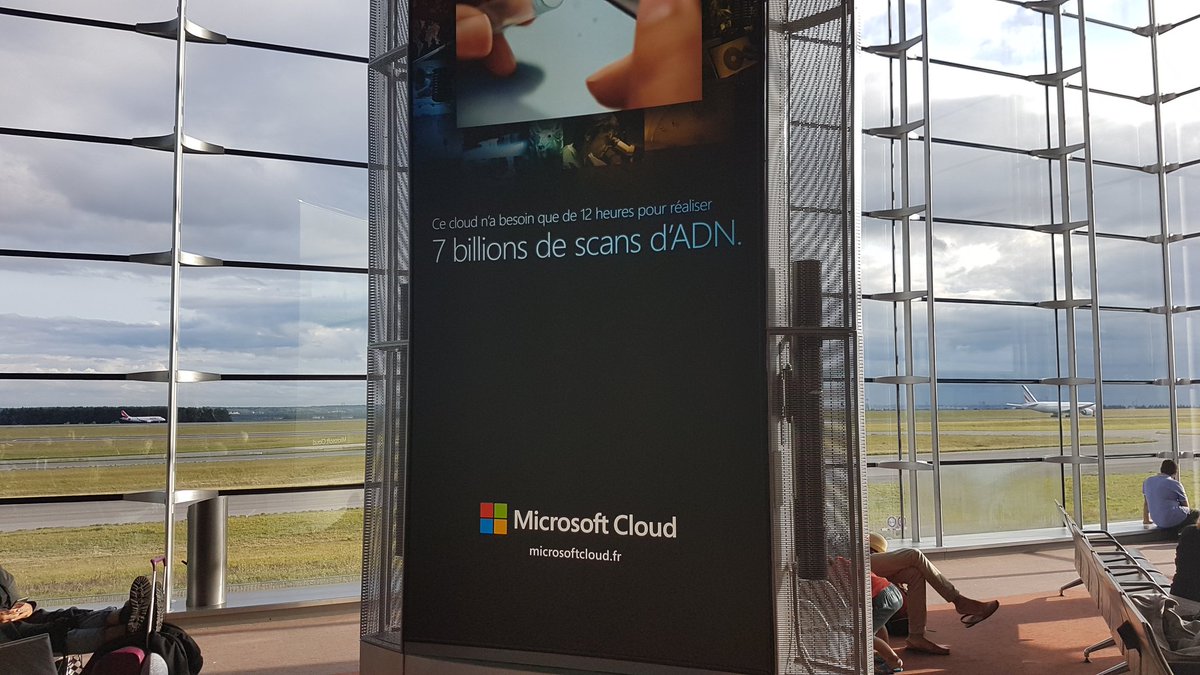 lguitton's tweet photo. Le cloud pourrait juste apprendre à compter correctement en Français... #microsoft https://t.co/8sdySIPEdN