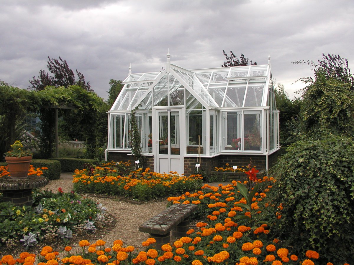 Capel Manor Gardens is open to the public this weekend for the British Gladiolus and Gough Park Allotment Show
capelmanorgardens.co.uk/events/british…