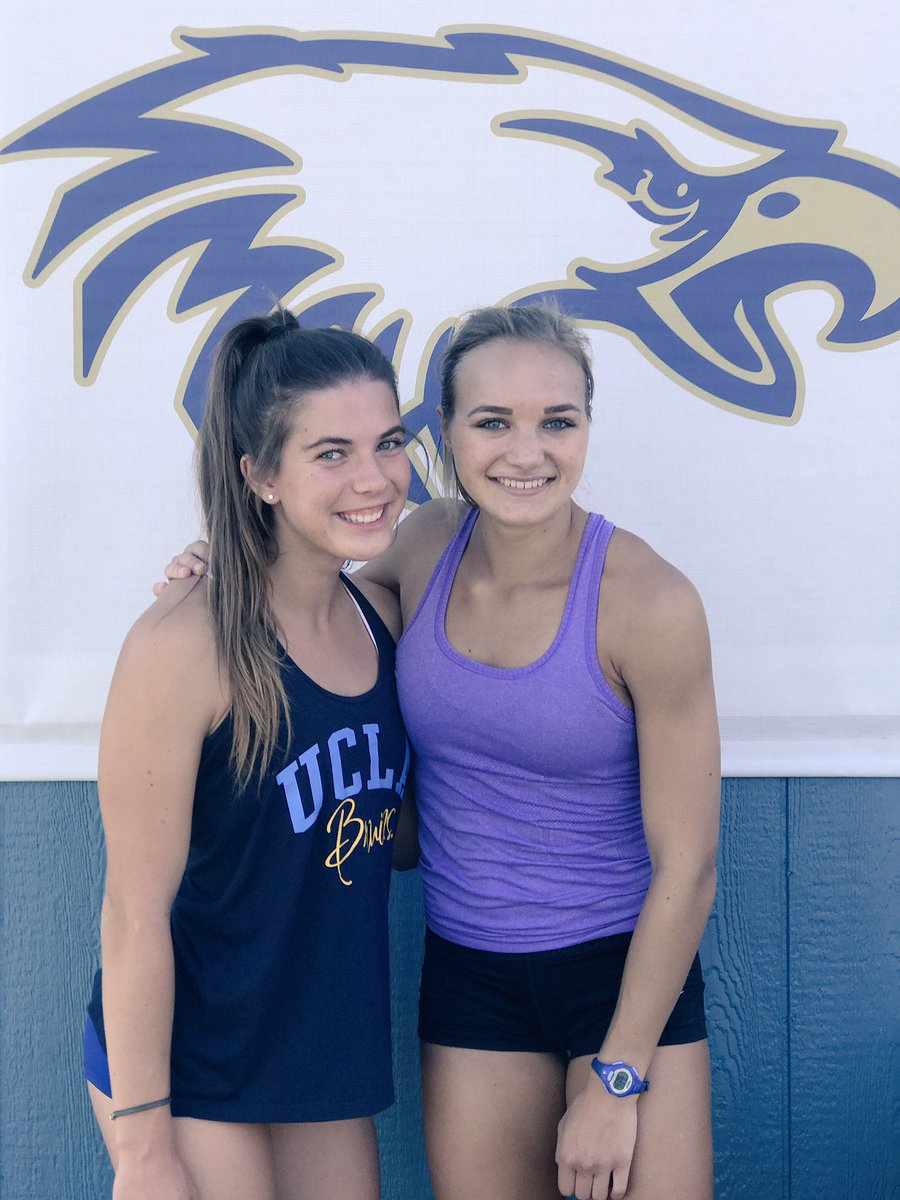 SMCHSTrack's tweet photo. Last workout on their home track before they officially become Bulldogs!! #WeAreSMCHS #OneIvy @YaleTF_XC https://t.co/m4GazVgOI6