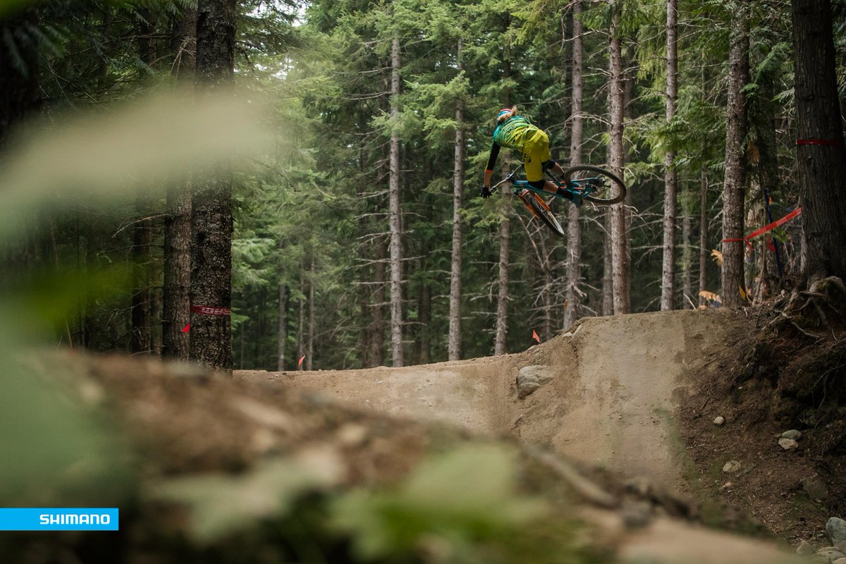 RideShimano's tweet photo. You can always count on Cody Kelley of the @YetiCycles Team to always throw in some style 👌🏼 #ShimanoMTB #FoxAirDH https://t.co/4aijXl3aDV