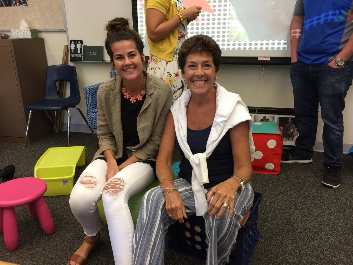 VasileCarey's tweet photo. Flexible seating....just do it! #BETA17 #alternativeseating @VasileCarey @mrstevealba https://t.co/DN0jkLmmPA