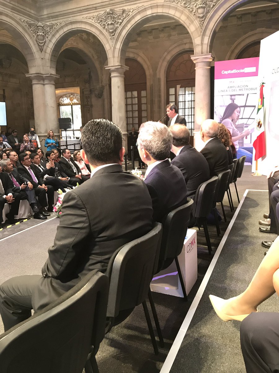 FdoGutierrez's tweet photo. Me encuentro en la presentación de la Ampliación de la línea 5 del metrobus, una gran contribución al transporte en la #CDMX #MetrobusL5 https://t.co/H3Eufpun0a