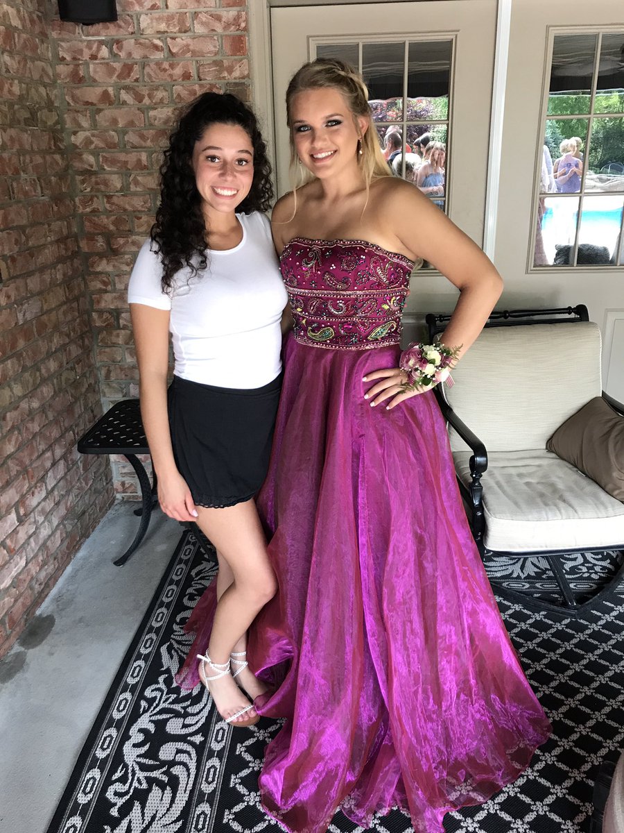 happy birthday sydney lou! sorry I didn't tweet these yesterday! LYLAS always 💖💖💖💖 <a href="/sydneyyweaver/">Sydney Weaver</a>