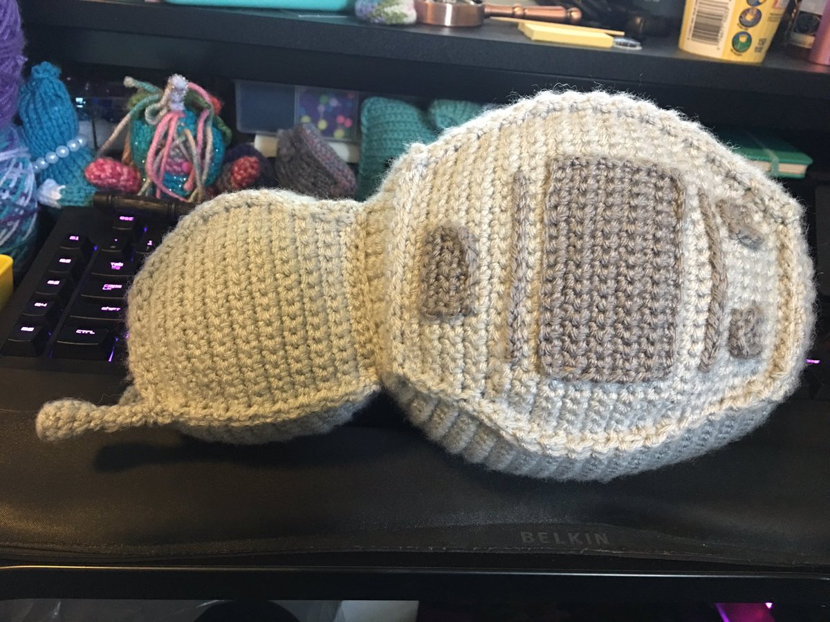 LILBLUEBOXox's tweet photo. Oh & look at my AT-AT progress!! #notmypattern #starwars #imperial #atat #crochet @TwitchCreates https://t.co/5XWZyWwhof