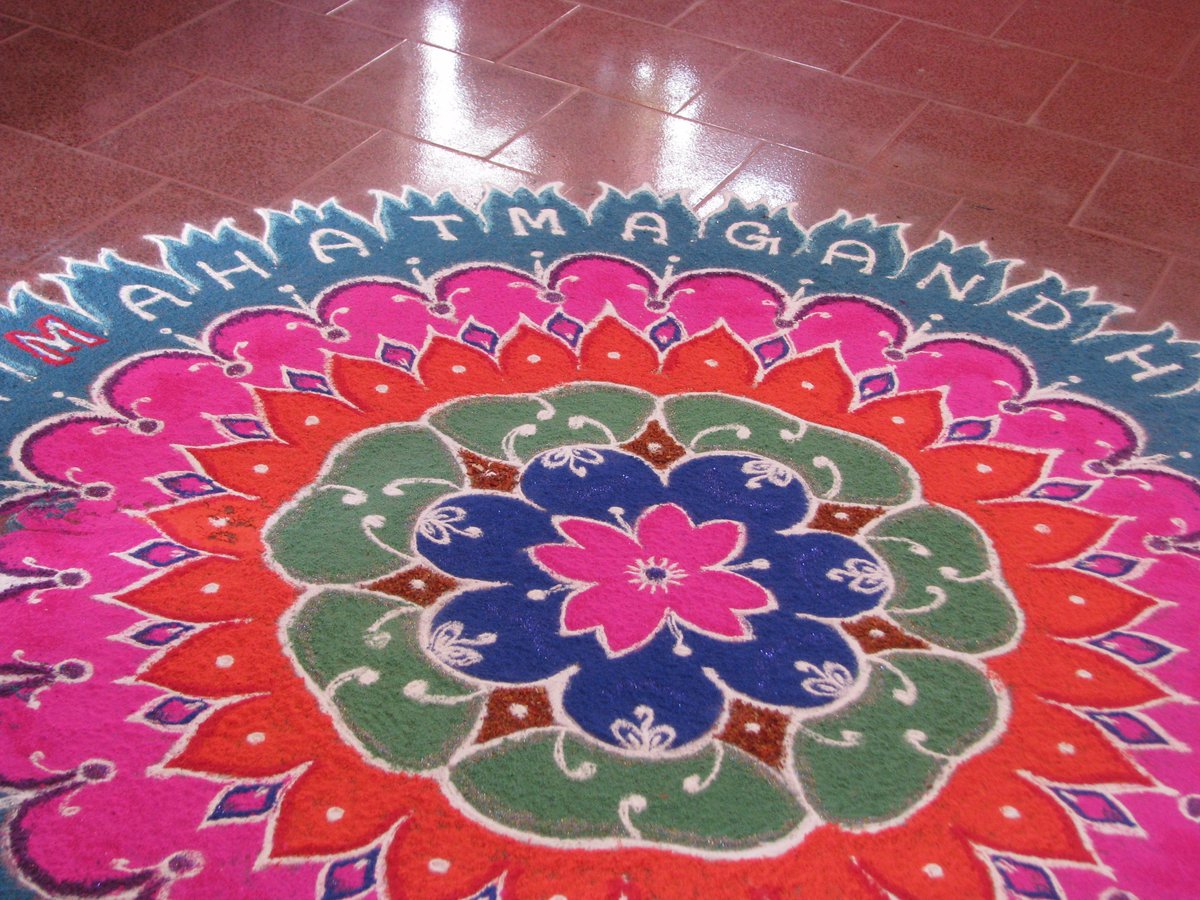 IndianCulture6's tweet photo. #India #Sights #Culture #Chalk #decoration for #Republic Day https://t.co/UwZ5zDX35F