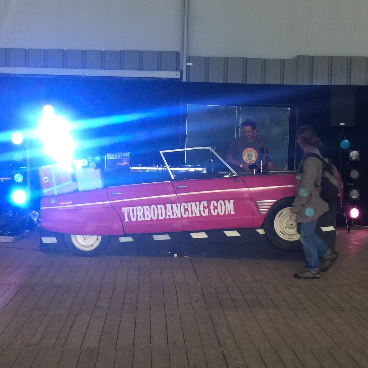 CabaretVert's tweet photo. #Apéro 🍻🍺 Ce soir, c'est apéro QG Pour les bénévoles sur le #montage !! #Biere #turbodancing #chimay https://t.co/qJ9ITBWPOK